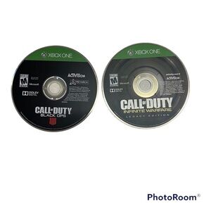 Call of duty 2 disc Xbox one games black ops and infinite warfare legacy